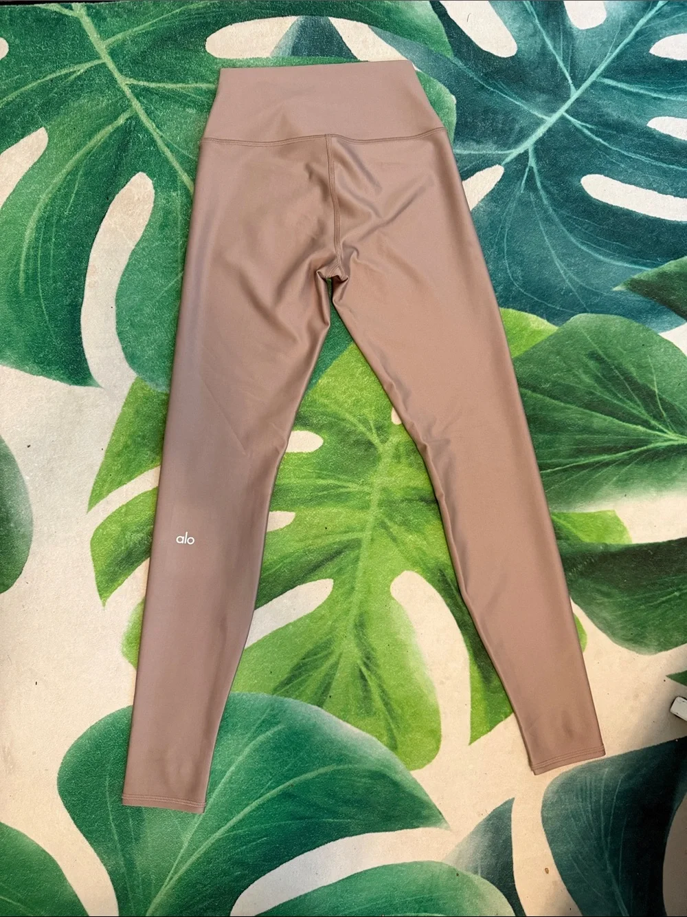 Alo Airlift High-Waist Leggings in Taupe